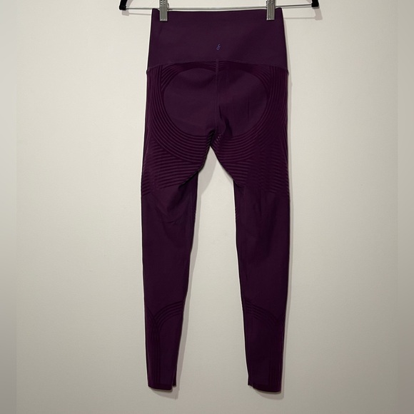 Fanka Deep Purple Reversable body sculpt High Rise Leggings in XS-S - Picture 5 of 12